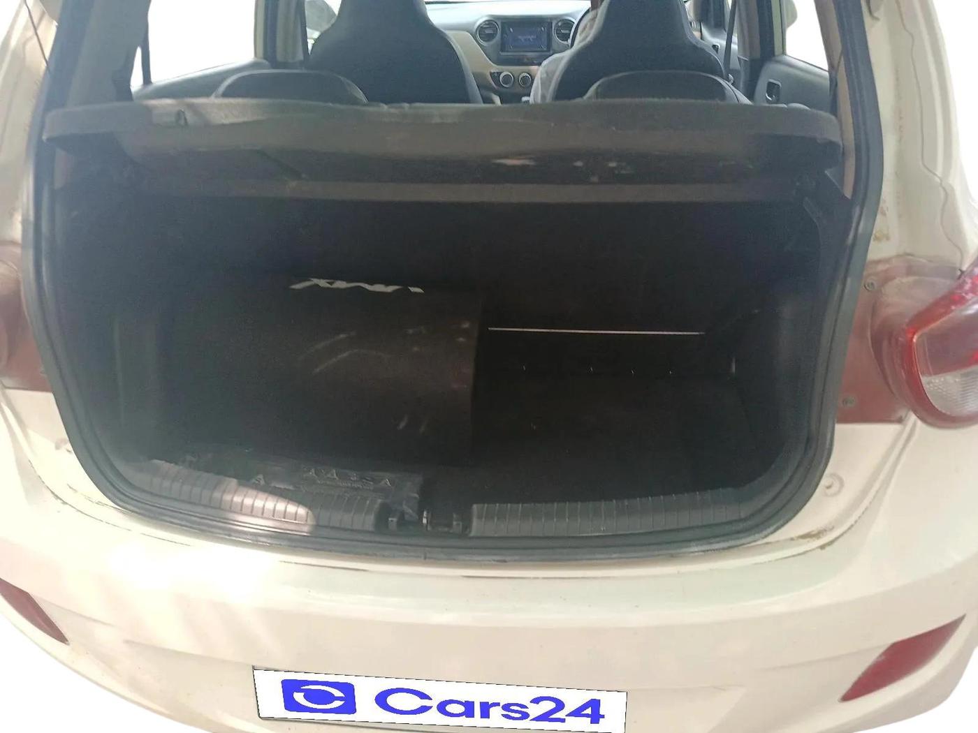 2016 Hyundai Grand i10 MAGNA 1.2 KAPPA VTVT, Petrol, Manual, 1,05,670 km, exterior