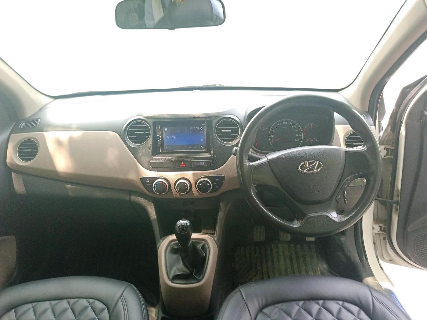 2016 Hyundai Grand i10 MAGNA 1.2 KAPPA VTVT, Petrol, Manual, 1,05,670 km, interior