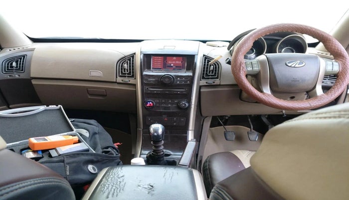 2014 Mahindra XUV500 W8, Diesel, Manual, 1,95,700 km, interior