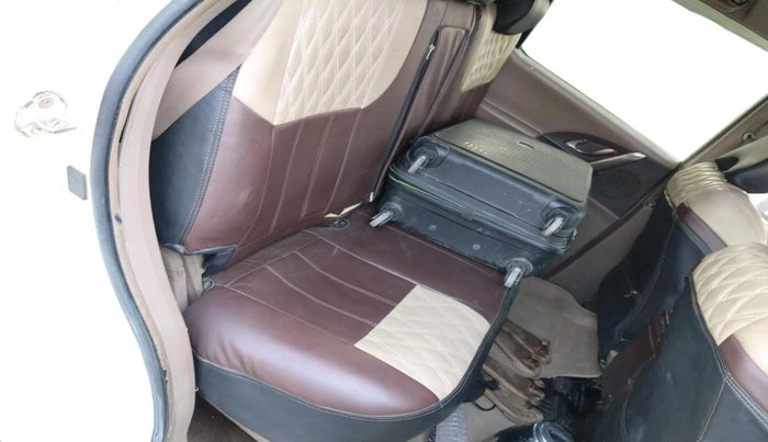 2014 Mahindra XUV500 W8, Diesel, Manual, 1,95,700 km, interior