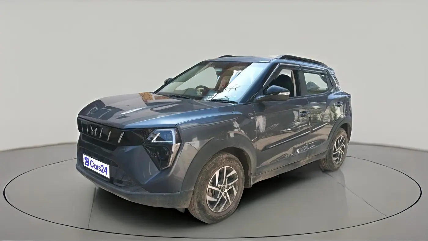 2024 Mahindra XUV 3XO AX5 1.5 Turbo Diesel, Diesel, Manual, 16,445 km, exterior