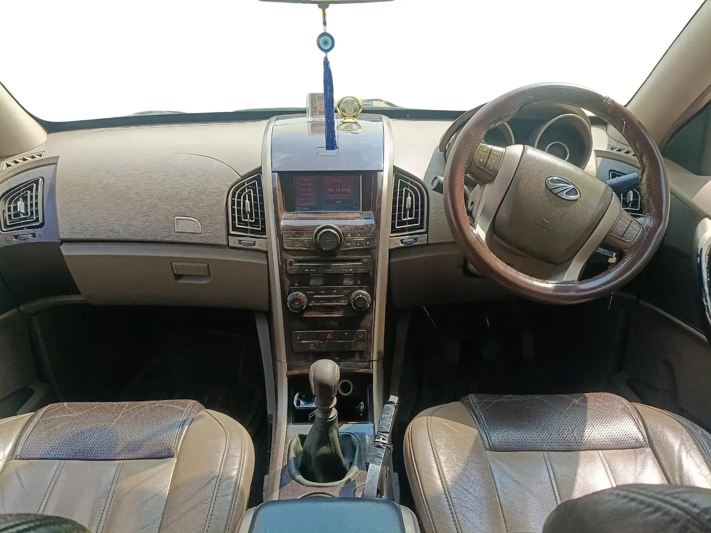 2014 Mahindra XUV500 W8, Diesel, Manual, 1,10,490 km, interior
