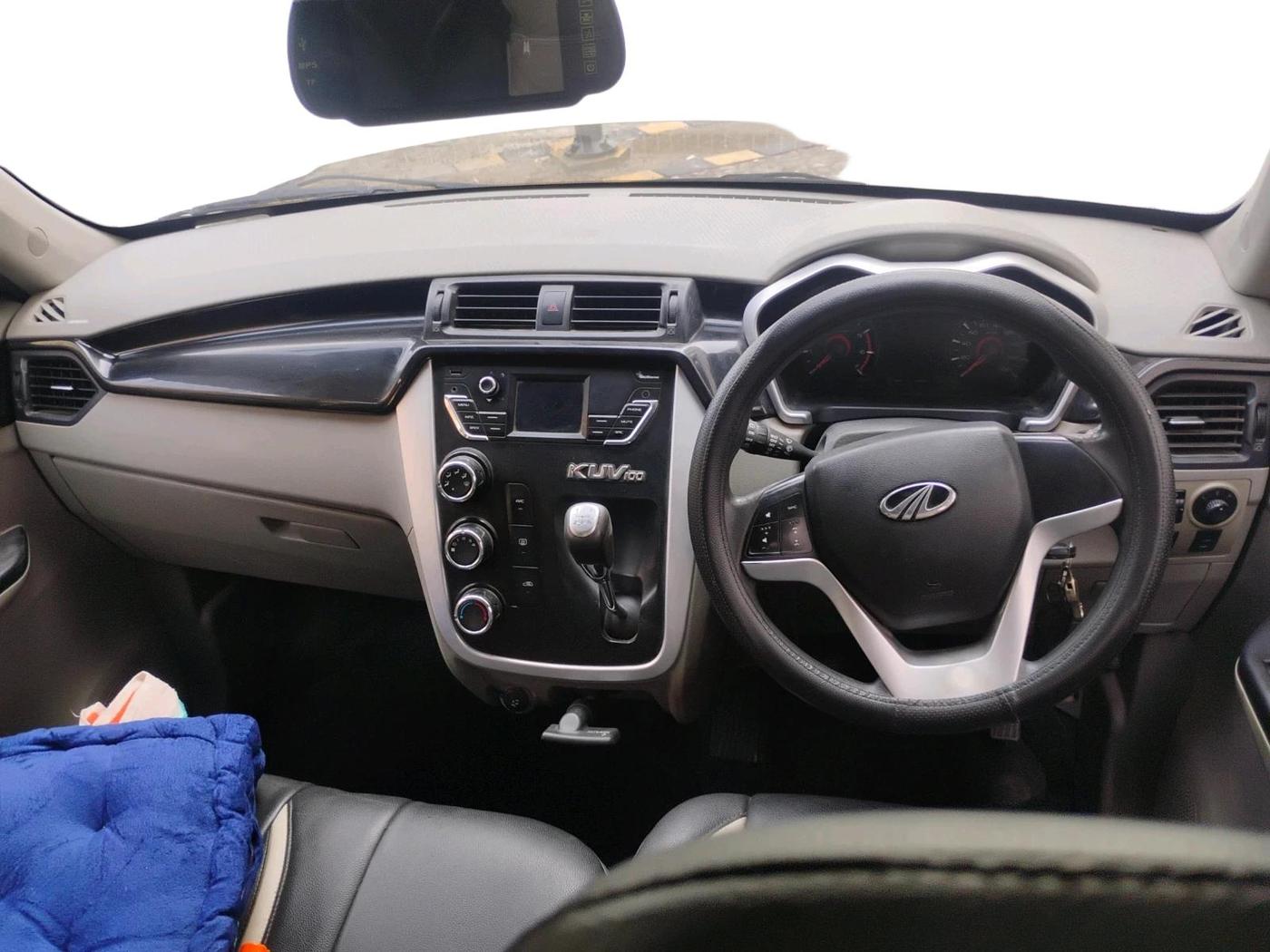 2017 Mahindra Kuv100 K8 6 STR, Petrol, Manual, 66,321 km, interior