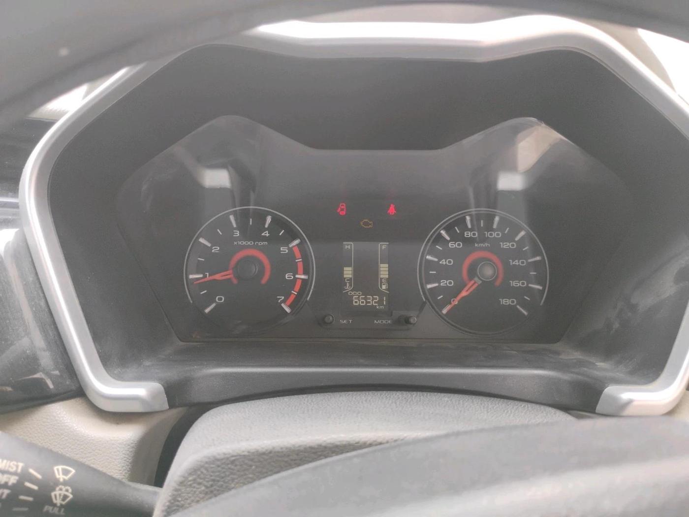 2017 Mahindra Kuv100 K8 6 STR, Petrol, Manual, 66,321 km, interior