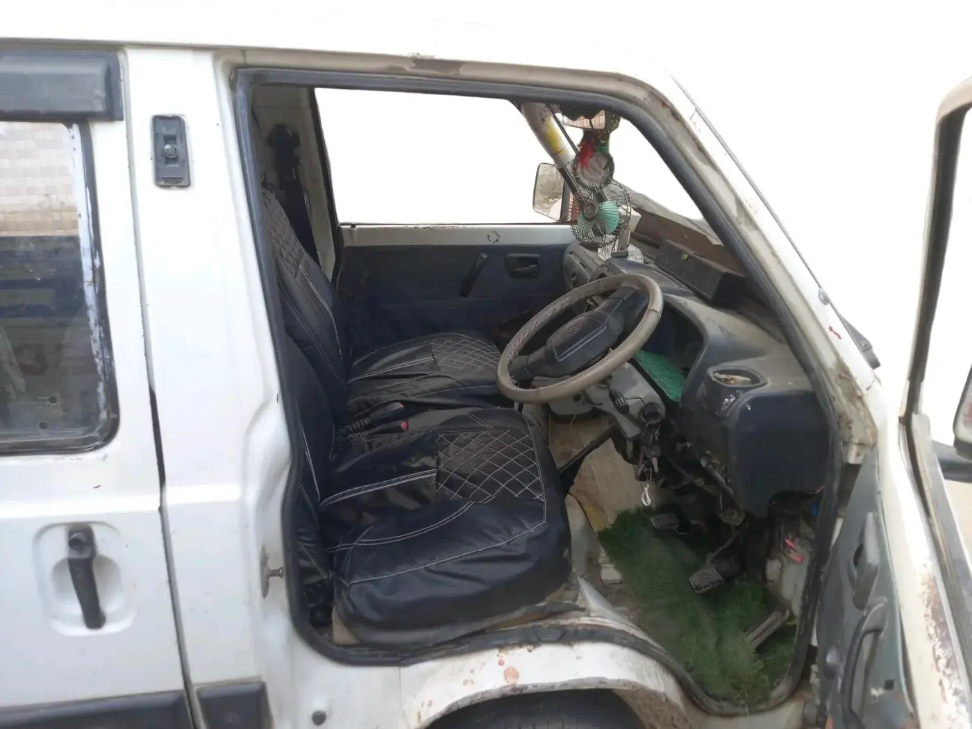 2013 Maruti OMNI E 8 STR, CNG, Manual, 1,63,353 km, interior