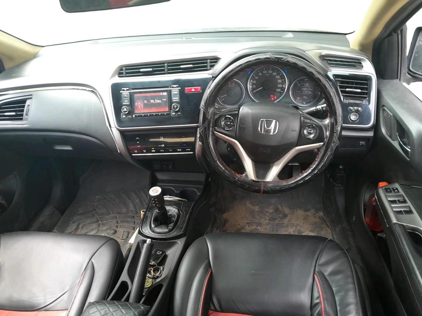 2015 Honda City 1.5L I-DTEC VX, Diesel, Manual, 1,27,000 km, interior