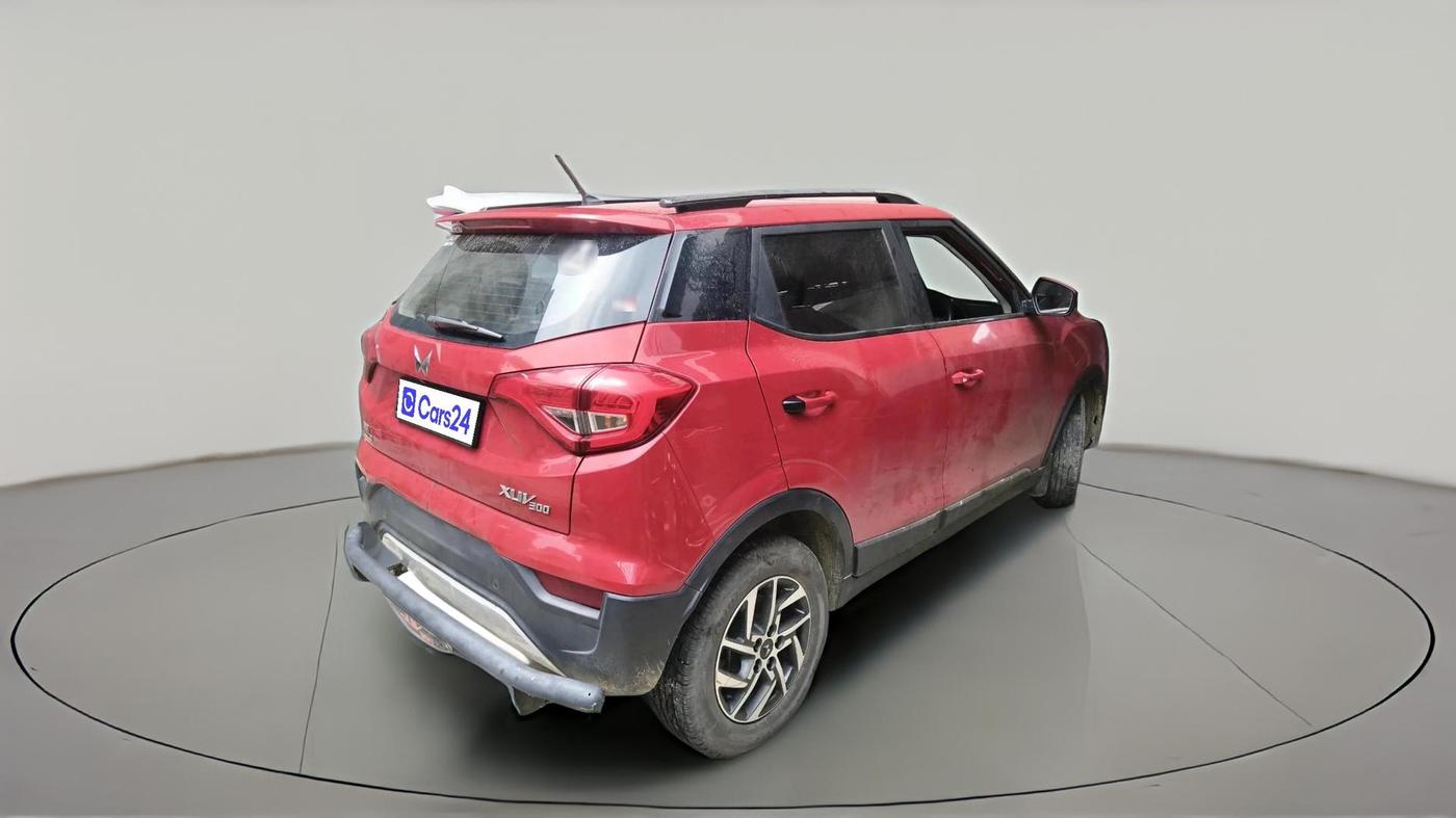 2023 Mahindra XUV300 W8 (O) 1.5 DIESEL AMT, Diesel, Automatic, 59,844 km, exterior