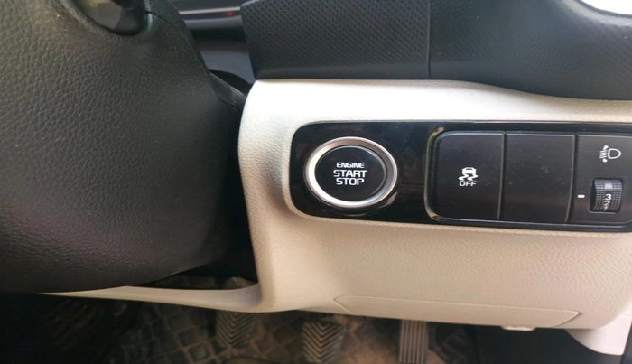 2022 KIA SONET HTX ANNIVERSARY EDITION 1.5, Diesel, Manual, 1,17,237 km, interior