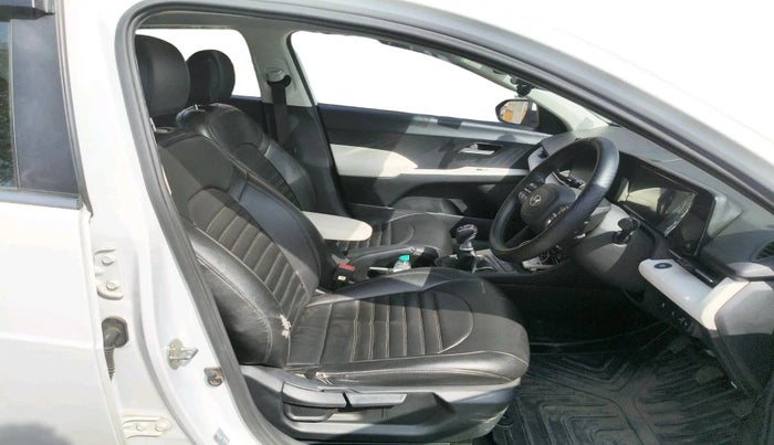 2023 Hyundai Verna SX 1.5 l MPI, Petrol, Manual, 25,344 km, interior