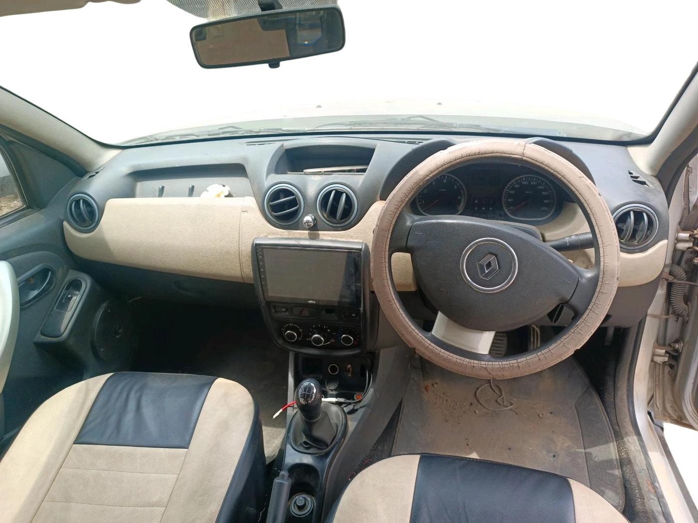 2013 Renault Duster 85 PS RXL DIESEL, Diesel, Manual, 1,05,441 km, interior