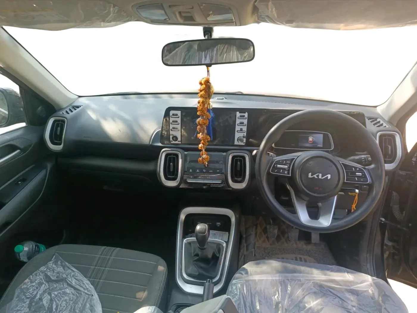 2025 KIA SONET HTK (O) 1.2 Petrol MT, Petrol, Manual, 3,743 km, interior