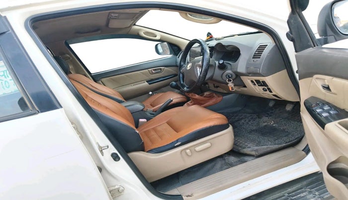 2013 Toyota Fortuner 3.0 4X4 MT, Diesel, Manual, 1,61,201 km, interior