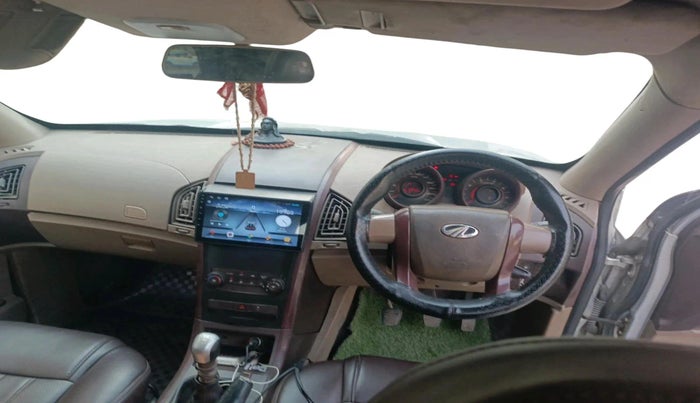 2015 Mahindra XUV500 W6, Diesel, Manual, 1,60,465 km, interior
