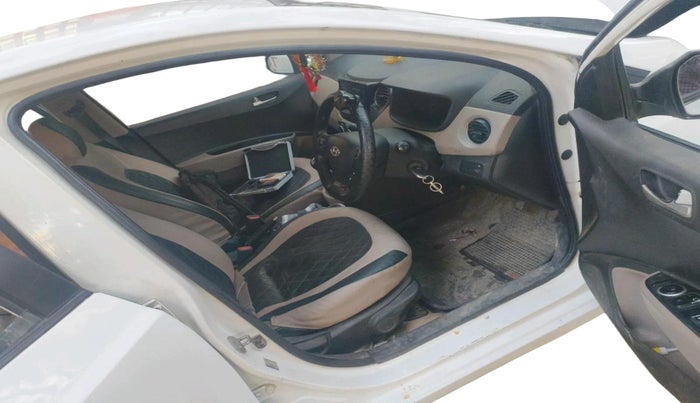 2016 Hyundai Xcent S 1.1 CRDI, Diesel, Manual, 1,00,211 km, interior