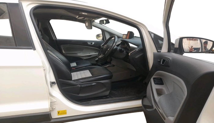 2015 Ford Ecosport TITANIUM 1.5L DIESEL, Diesel, Manual, 1,31,161 km, interior