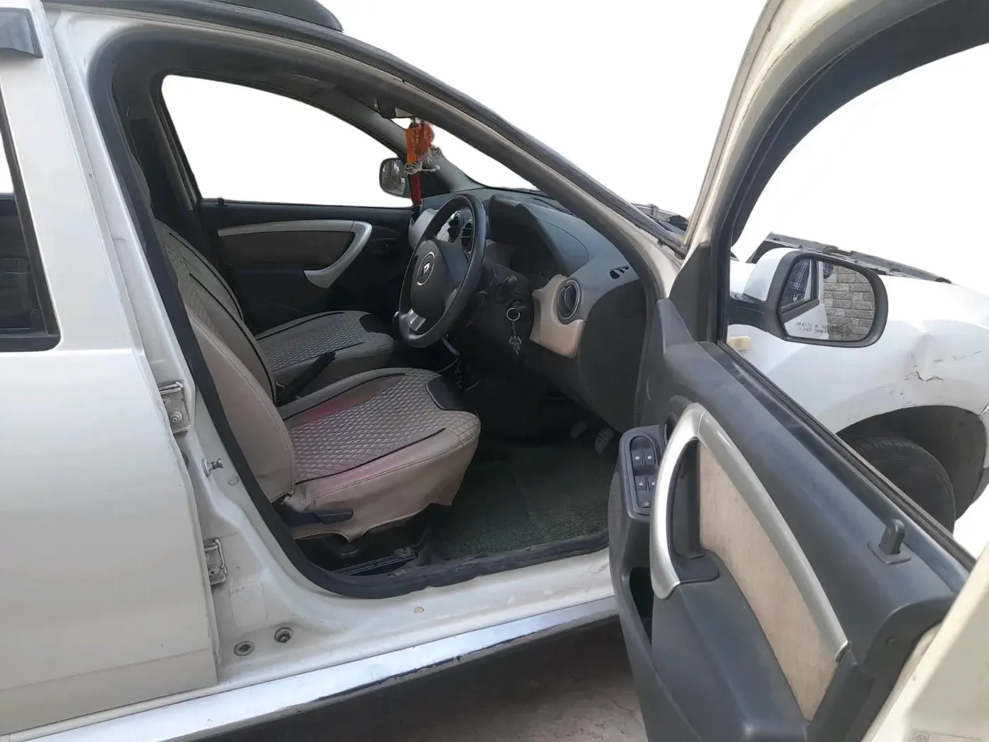 2014 Renault Duster 85 PS RXL DIESEL, Diesel, Manual, 1,03,828 km, interior