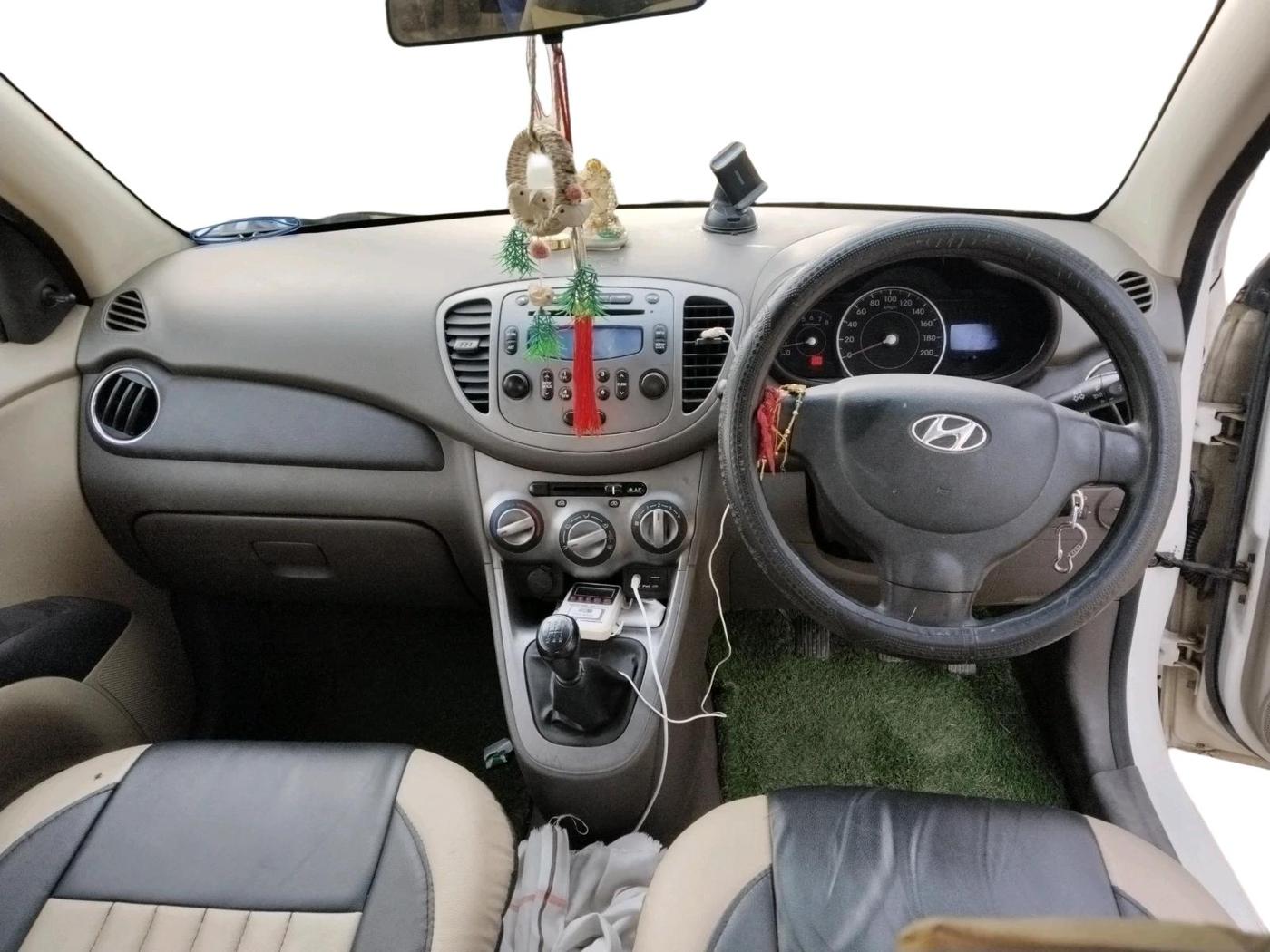 2016 Hyundai i10 MAGNA 1.1, Petrol, Manual, 1,01,309 km, interior
