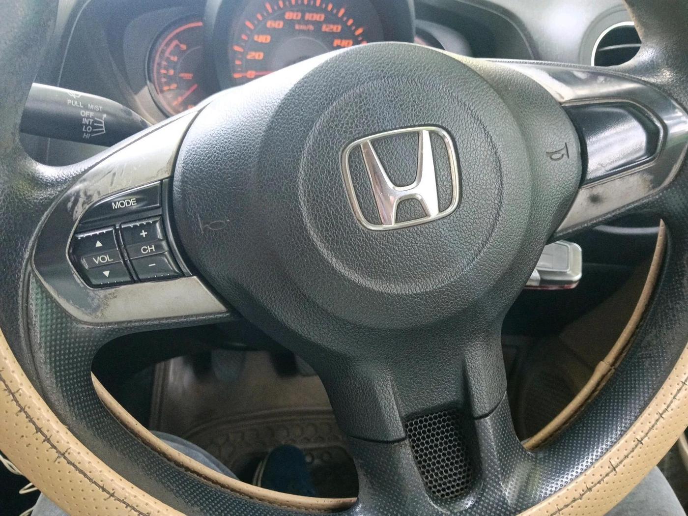 2014 Honda Amaze 1.5L I-DTEC S, Diesel, Manual, 89,975 km, interior