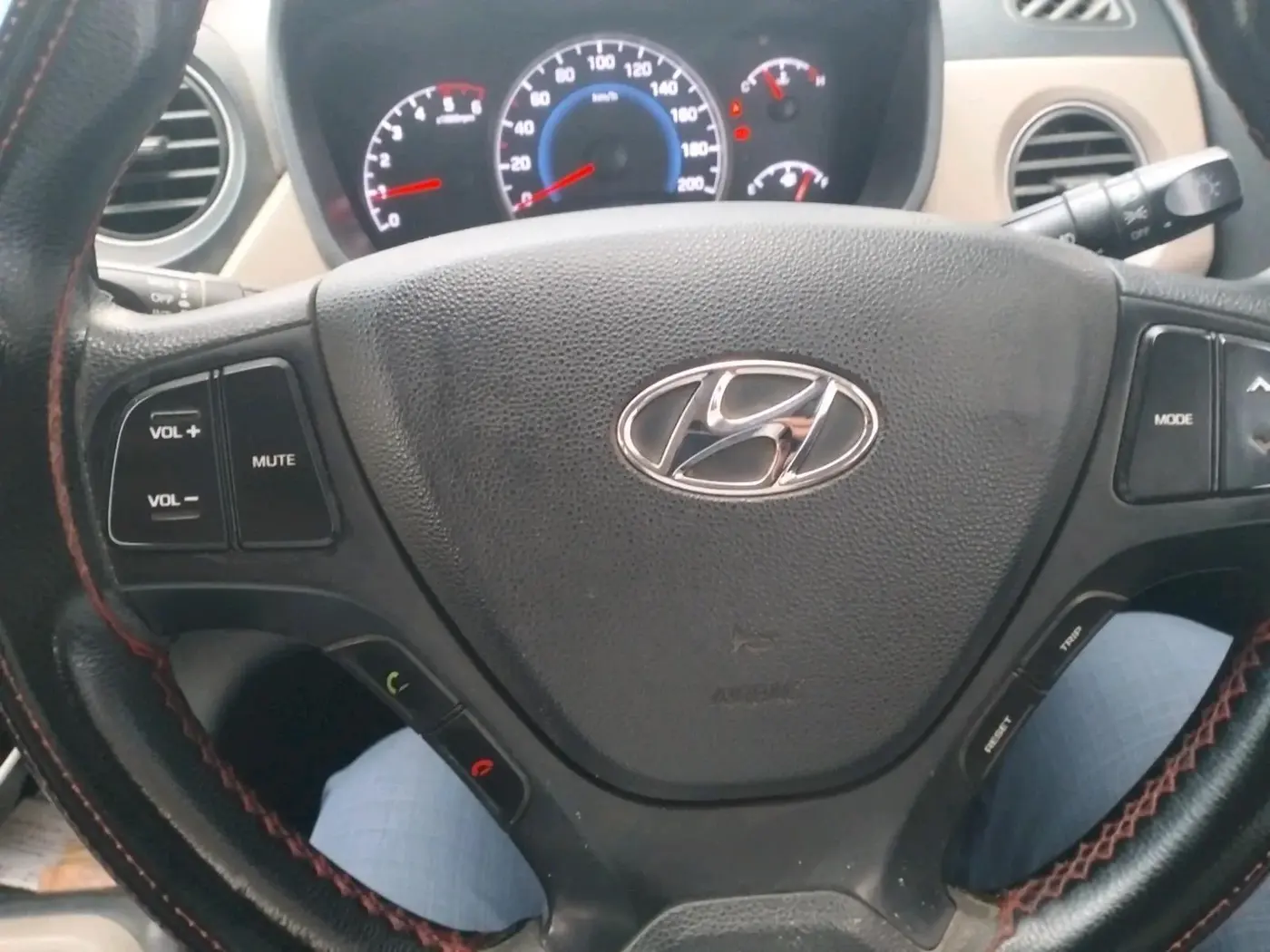 2017 Hyundai Grand i10 SPORTZ U2 1.2 CRDI, Diesel, Manual, 2,16,531 km, interior