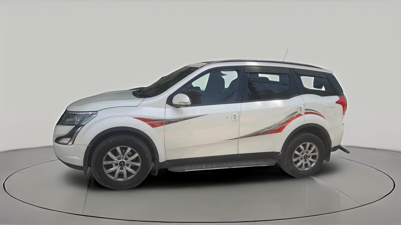 2019 Mahindra XUV500 W9, Diesel, Manual, 1,32,907 km, exterior