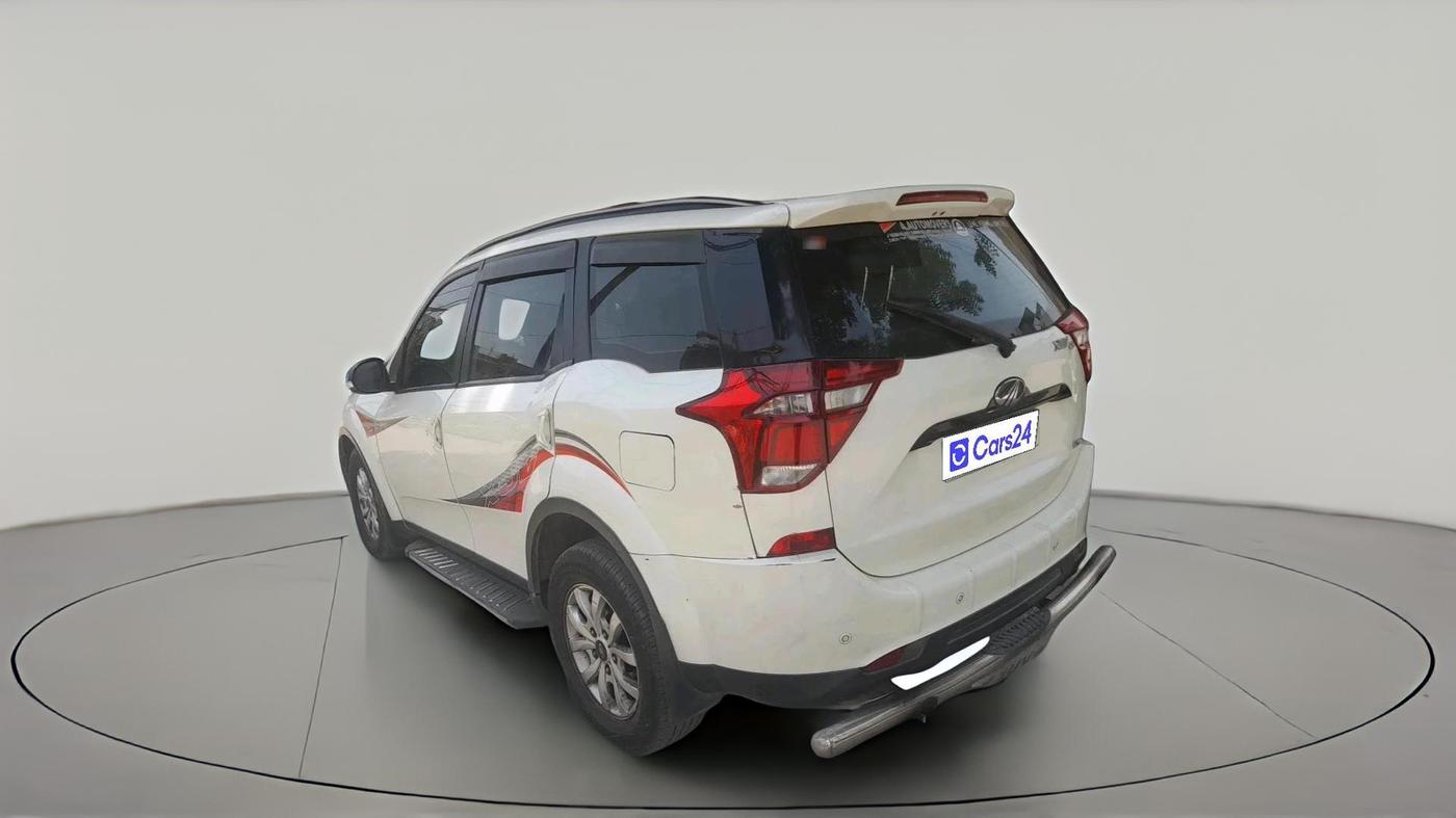 2019 Mahindra XUV500 W9, Diesel, Manual, 1,32,907 km, exterior
