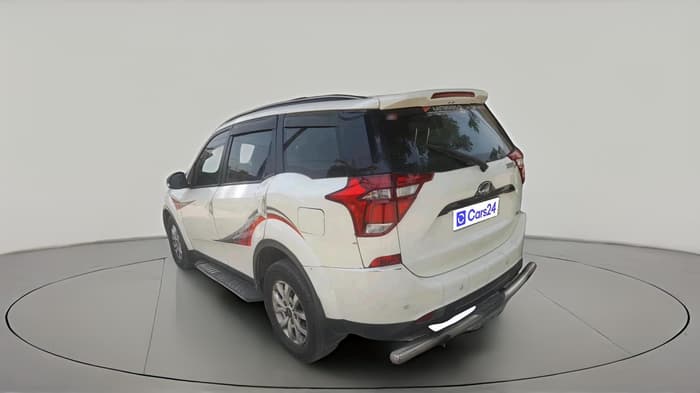 2019 Mahindra XUV500 W9, Diesel, Manual, 1,32,907 km, exterior