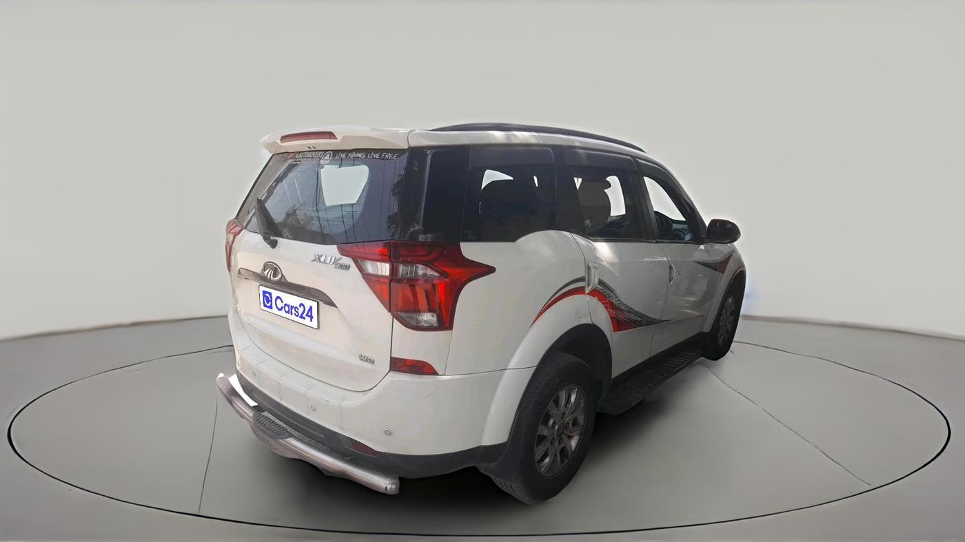 2019 Mahindra XUV500 W9, Diesel, Manual, 1,32,907 km, exterior