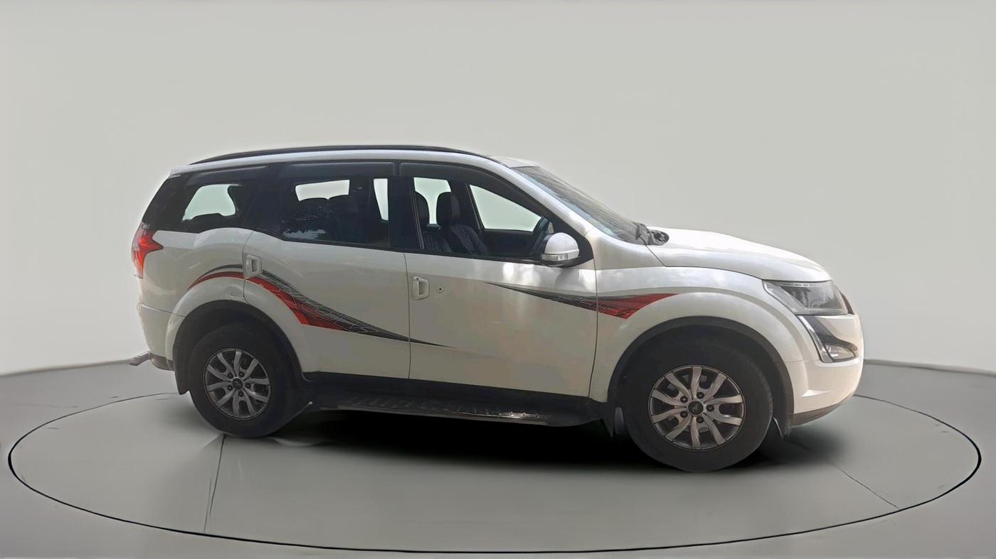 2019 Mahindra XUV500 W9, Diesel, Manual, 1,32,907 km, exterior