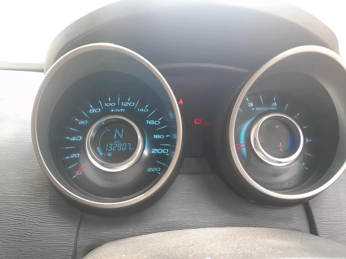 2019 Mahindra XUV500 W9, Diesel, Manual, 1,32,907 km, interior