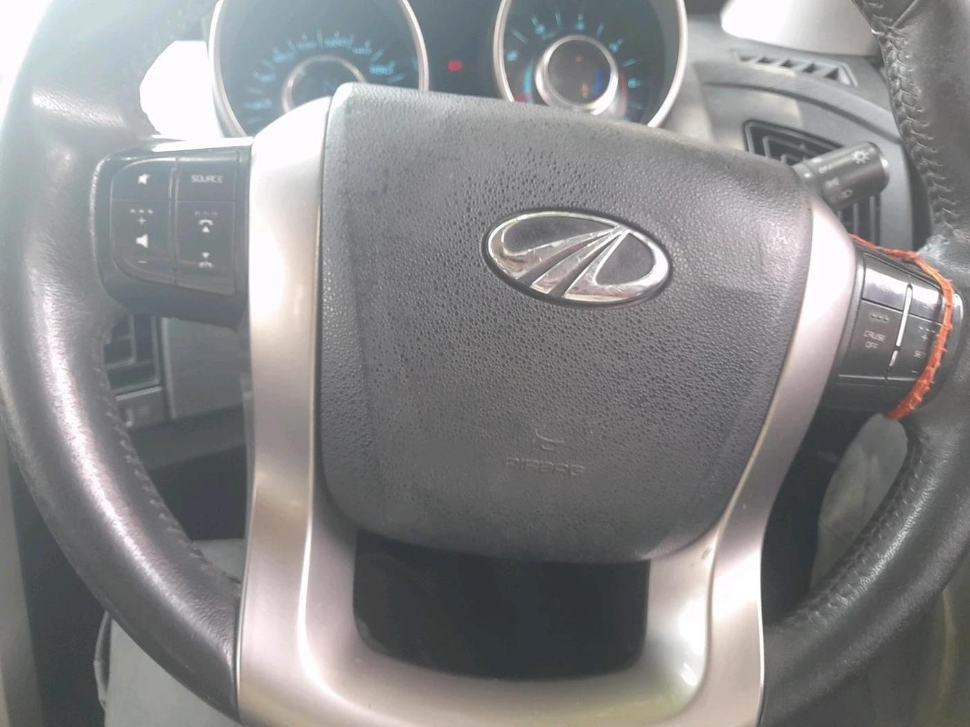 2019 Mahindra XUV500 W9, Diesel, Manual, 1,32,907 km, interior