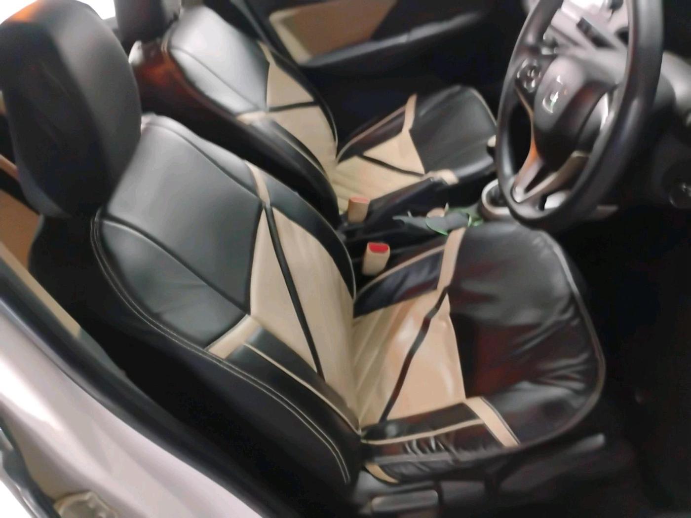 2015 Honda Jazz 1.5L I-DTEC S, Diesel, Manual, 1,13,938 km, interior