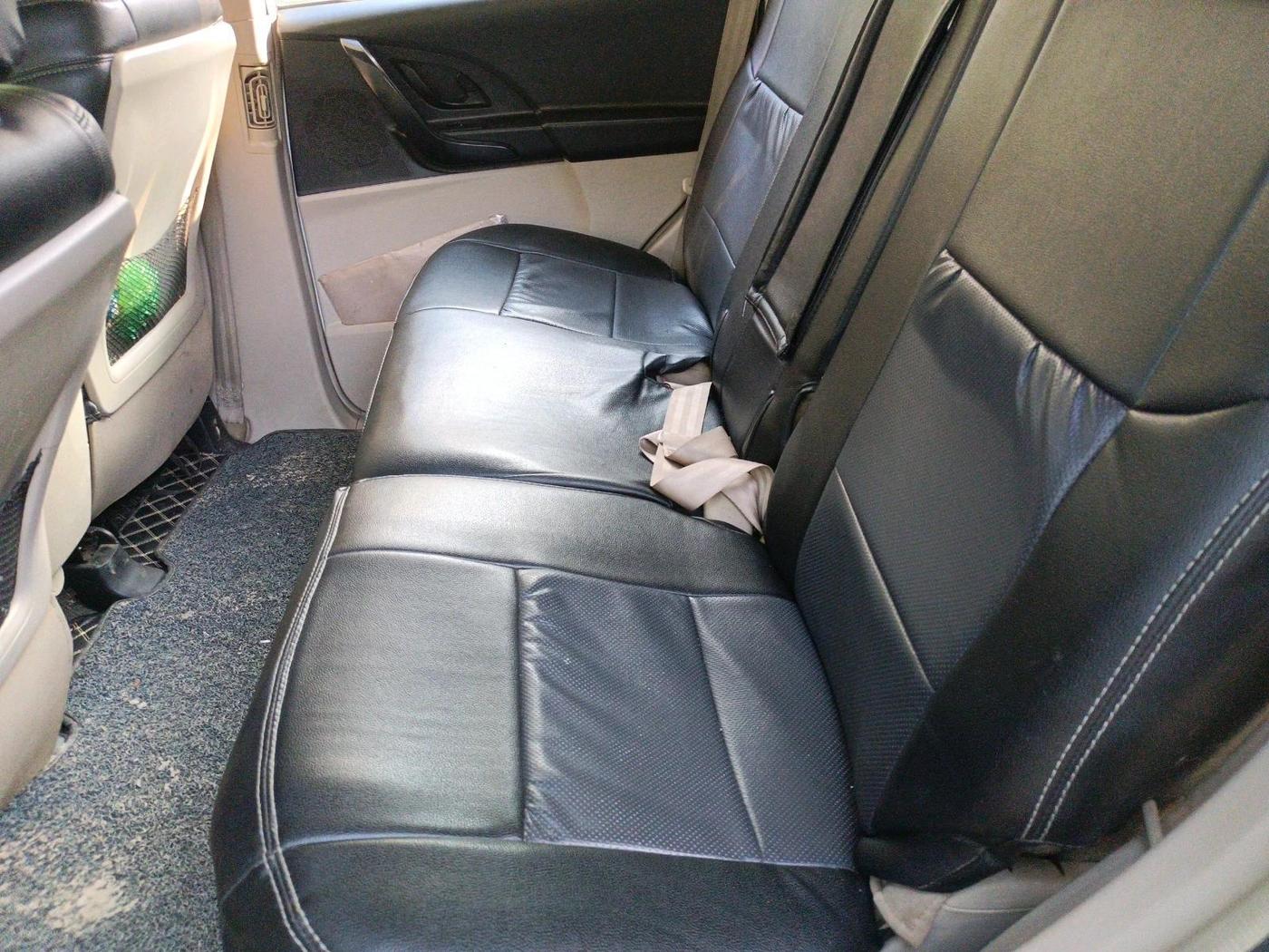2018 Mahindra XUV500 W4, Diesel, Manual, 96,894 km, interior