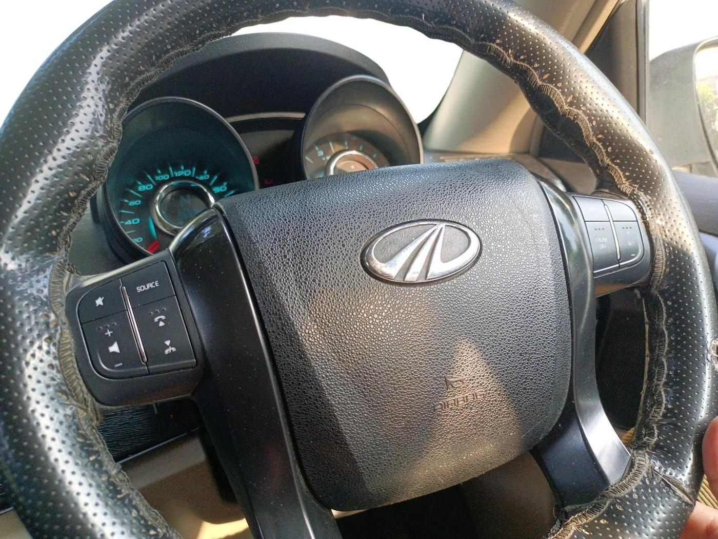 2018 Mahindra XUV500 W4, Diesel, Manual, 96,894 km, interior