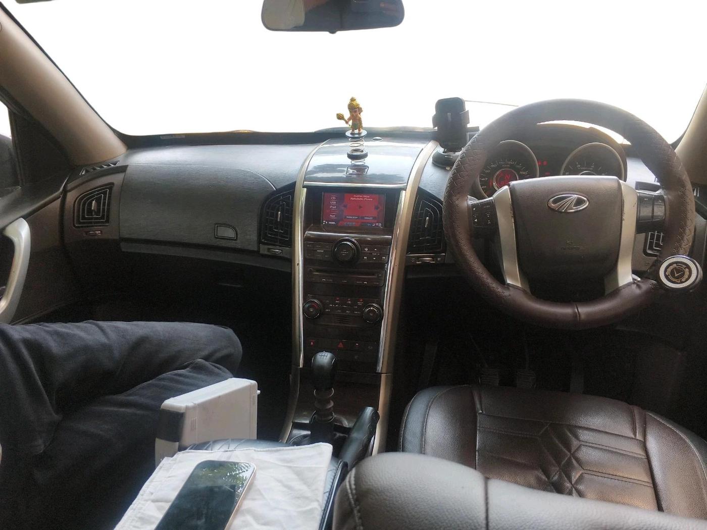 2012 Mahindra XUV500 W8, Diesel, Manual, 1,37,241 km, interior