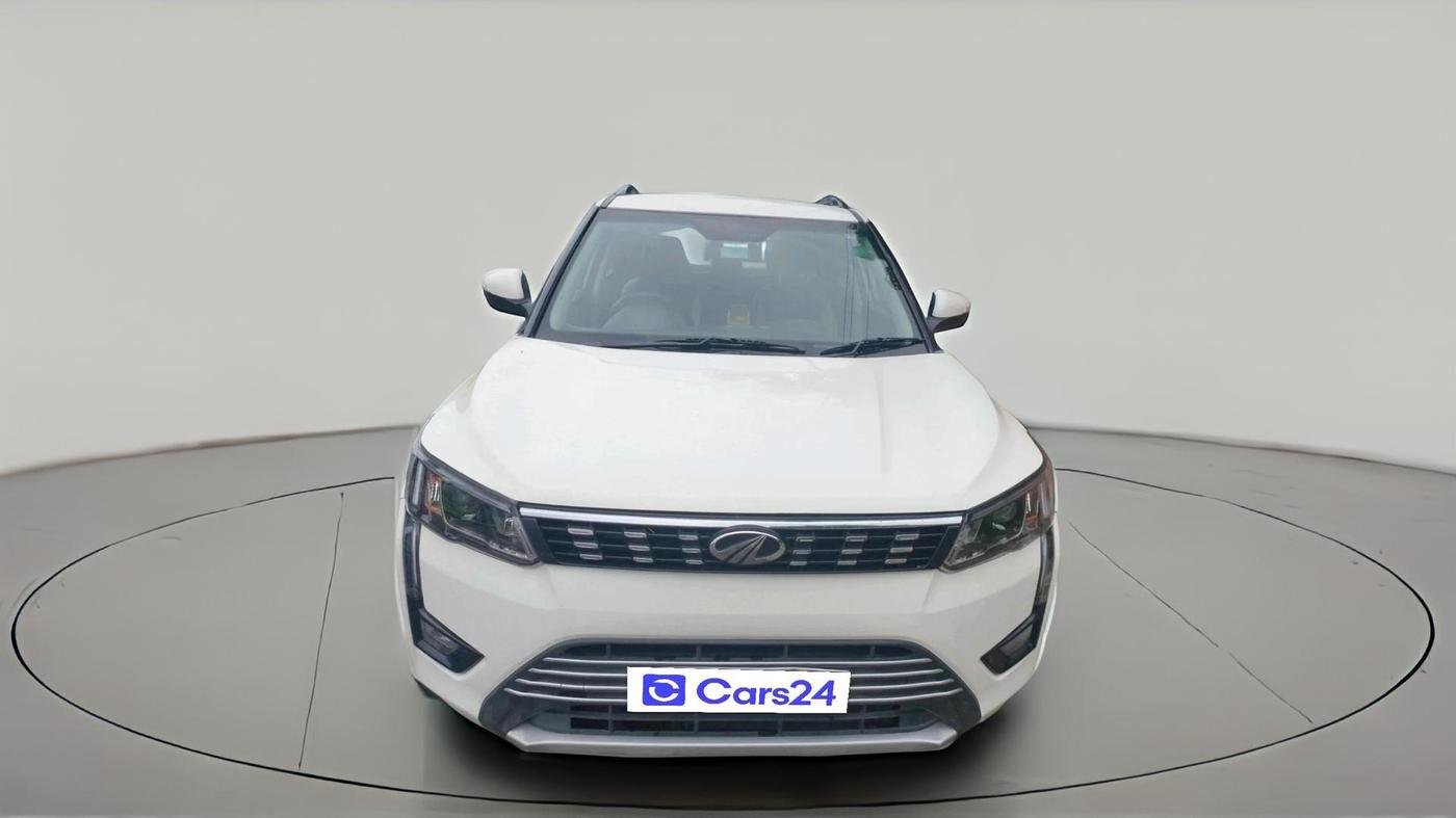 2020 Mahindra XUV300 W8 1.5 DIESEL, Diesel, Manual, 2,09,501 km, exterior