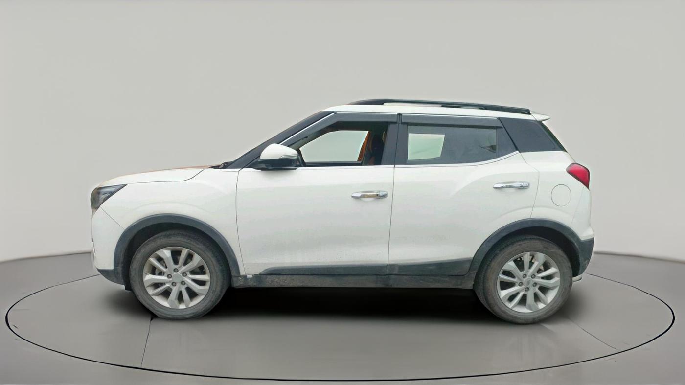 2020 Mahindra XUV300 W8 1.5 DIESEL, Diesel, Manual, 2,09,501 km, exterior