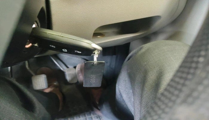 2016 Tata Tiago XZ PETROL, Petrol, Manual, 92,472 km, interior