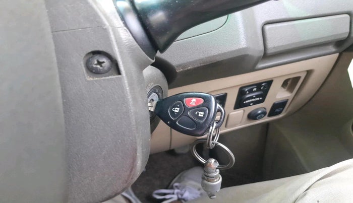 2012 Toyota Fortuner 3.0 4X4 MT, Diesel, Manual, 1,33,635 km, interior