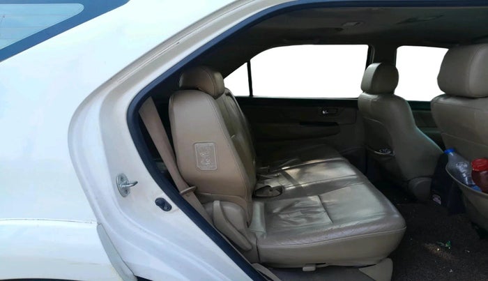 2012 Toyota Fortuner 3.0 4X4 MT, Diesel, Manual, 1,33,635 km, interior