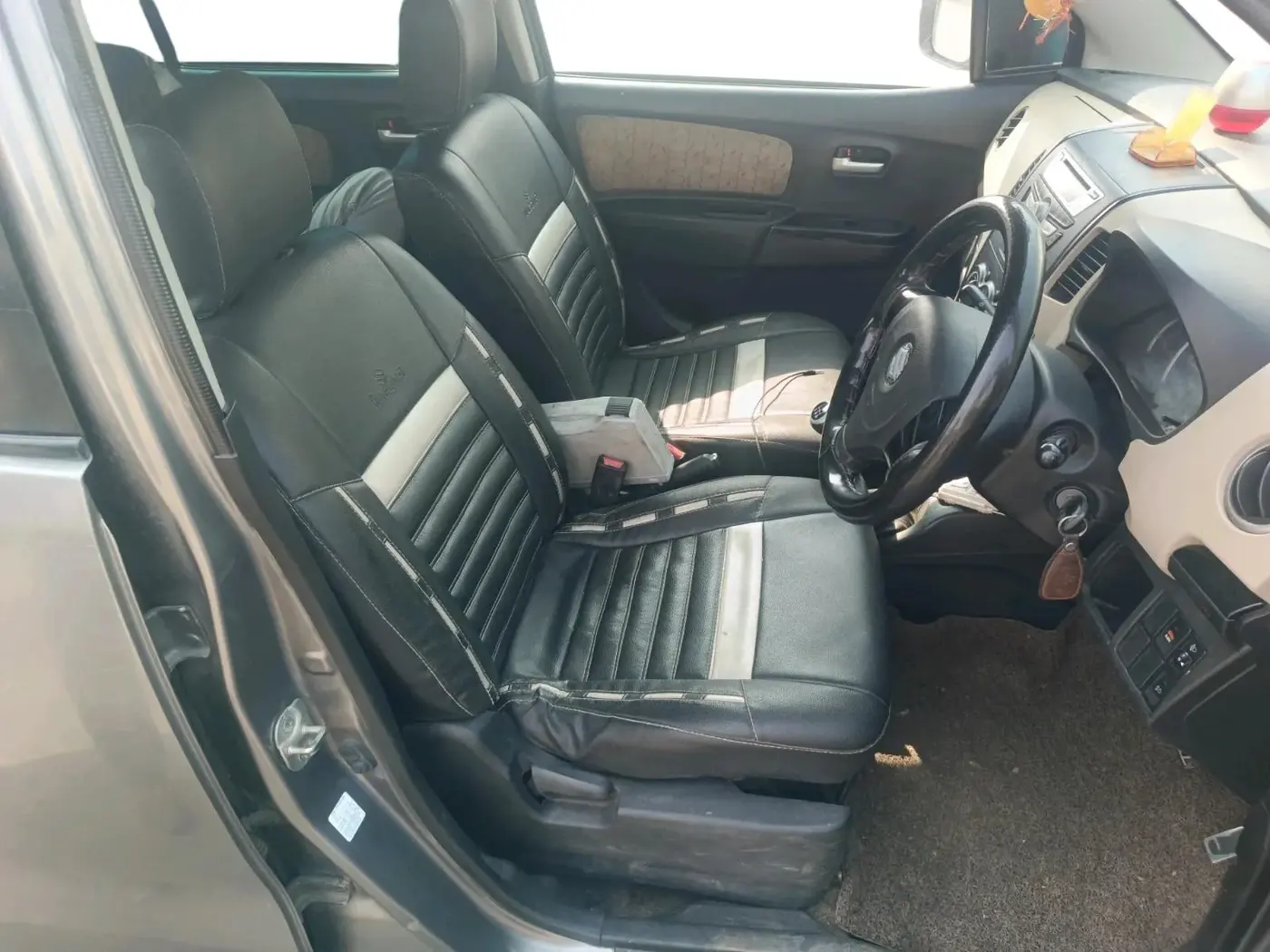 2018 Maruti Wagon R 1.0 VXI, Petrol, Manual, 40,466 km, interior