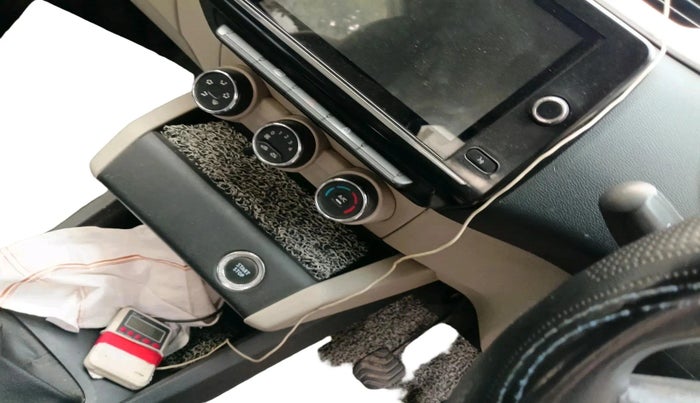 2020 Renault TRIBER RXZ, Petrol, Manual, 61,441 km, interior