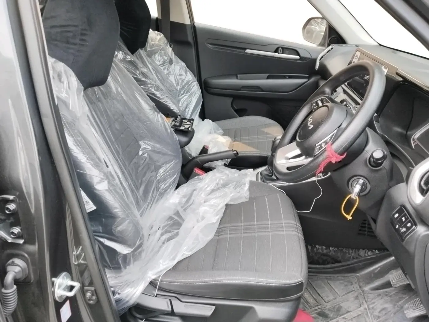 2025 KIA SONET HTK (O) 1.2 Petrol MT, Petrol, Manual, 3,123 km, interior