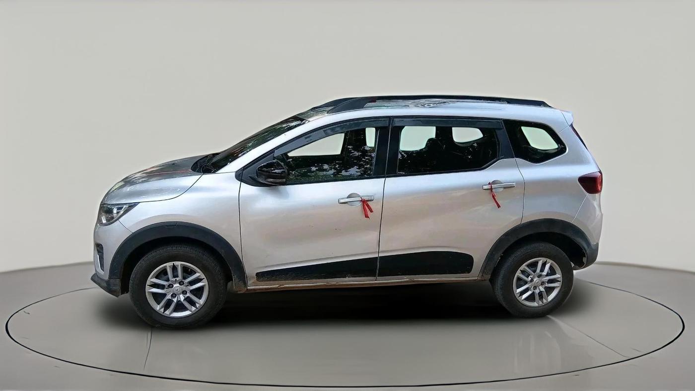 2023 Renault TRIBER RXT, Petrol, Manual, 79,543 km, exterior