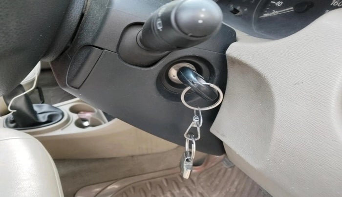 2014 Nissan Terrano XL (D), Diesel, Manual, 1,10,235 km, interior