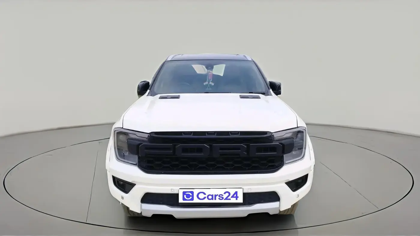 2018 Ford Endeavour TITANIUM 3.2 4X4 AT, Diesel, Automatic, 2,06,319 km, exterior