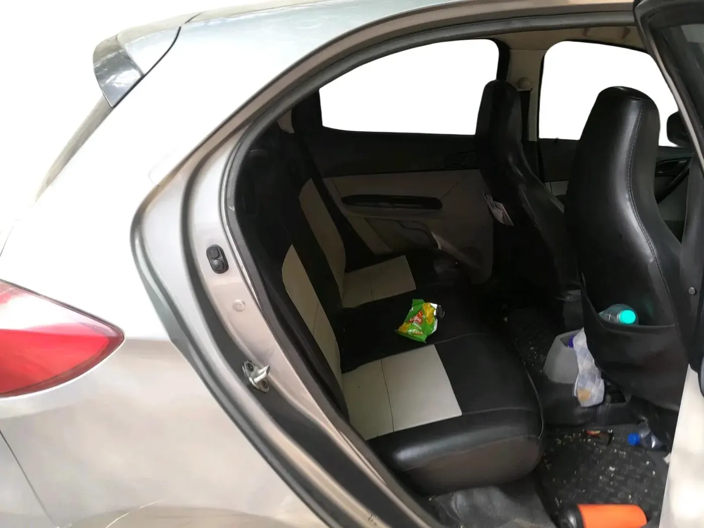 2019 Tata Tiago XT DIESEL, Diesel, Manual, 1,30,311 km, interior