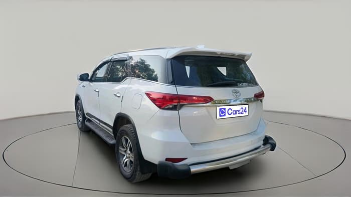 2016 Toyota Fortuner 2.8 4X2 MT, Diesel, Manual, 1,42,035 km, exterior