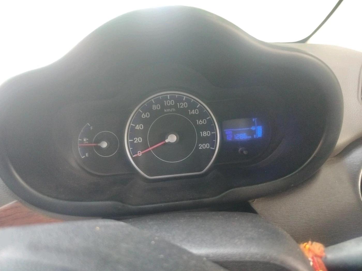 2012 Hyundai i10 MAGNA 1.1 LPG, Petrol, Manual, 1,21,286 km, interior
