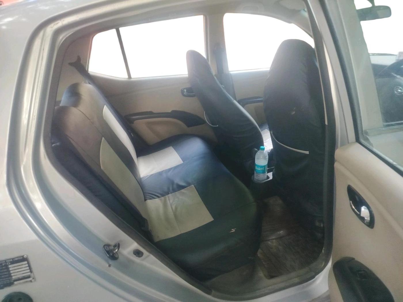 2012 Hyundai i10 MAGNA 1.1 LPG, Petrol, Manual, 1,21,286 km, interior