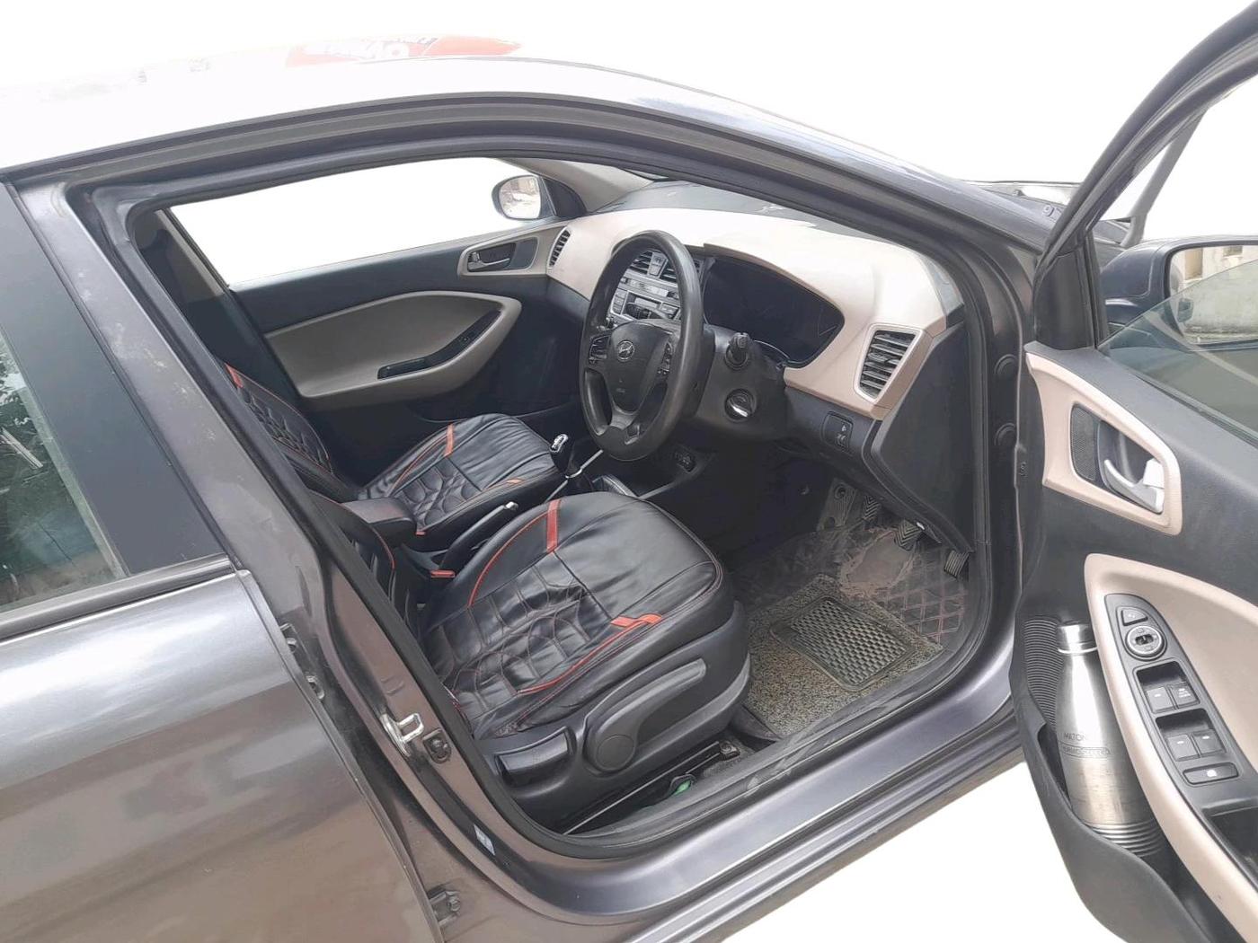 2016 Hyundai Elite i20 SPORTZ 1.4 CRDI, Diesel, Manual, 1,86,237 km, interior